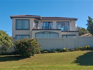 3 Bed House in Robberg