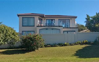 3 Bedroom House in Robberg