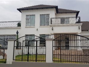 4 Bed House in Mooikloof Gardens