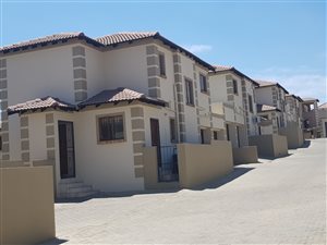 3 Bed Duplex in The Reeds