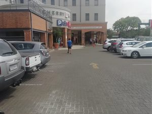 400 m² Retail Space in Nieuw Muckleneuk
