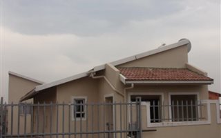 3 Bedroom House in Risecliff