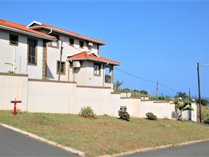 3 Bed Duplex in La Mercy