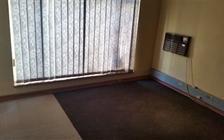 1274 m² Commercial space in Uraniaville
