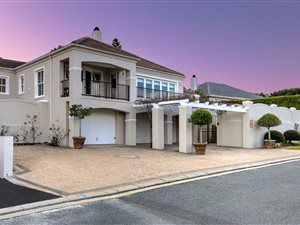 3 Bed House in Montclair