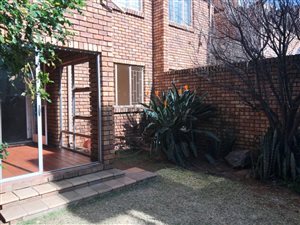 2 Bedroom Townhouse in Lyttelton Manor