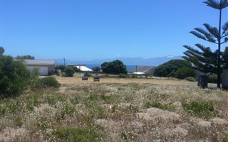 599 m² Land available in De Kelders