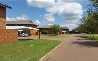 2 Bedroom Apartment in Theresa Park