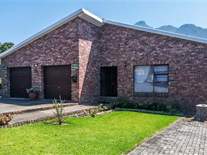 4 Bed House in Denneoord
