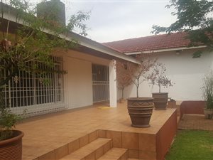 8 Bed House in Eastleigh