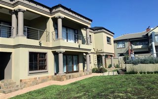 4 Bedroom House in Bronkhorstbaai