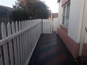 3 Bed Townhouse in Ridgeway