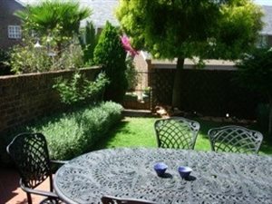 2 Bed Townhouse in Waterkloof Glen