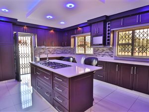 5 Bed House in Meerensee