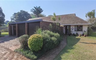 2 Bedroom Simplex in Hillcrest Central
