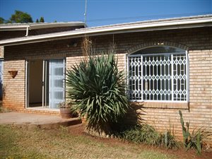 500 m² Farm in Honingklip AH