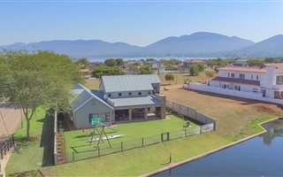 3 Bedroom House in The Islands Estate