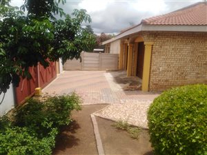 3 Bed House in Capricorn