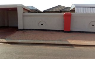 2 Bedroom House in Bram Fisherville