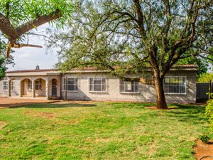 4 Bed House in Westonaria