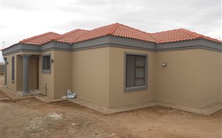 3 Bedroom House in Mahlasedi Park
