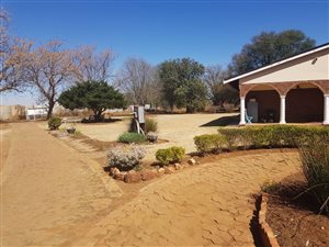 1.8 ha Farm in Vyfhoek