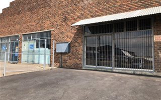 Commercial space in Evander