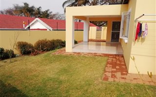 3 Bedroom Garden Cottage in Blairgowrie