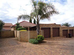 2 Bed Townhouse in Honeydew Ridge