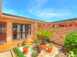 2 Bed Townhouse in Newton Park