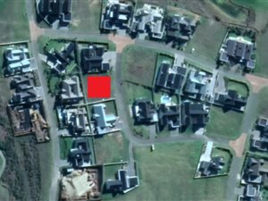758 m² Land available in Kingswood Golf Estate
