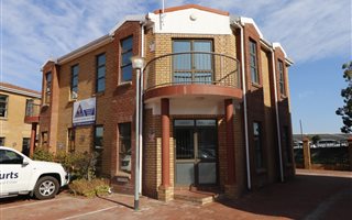 110 m² Office Space in George Central