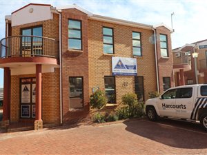 110 m² Office Space in George Central