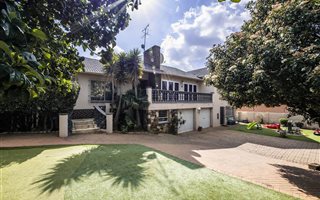 4 Bedroom House in Glenanda