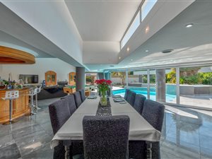 4 Bedroom House in Constantia