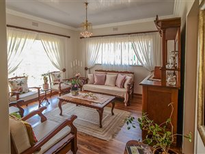 5 Bed House in Kanonkop