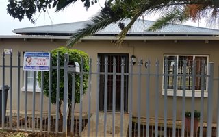 3 Bedroom House in Krugersdorp West