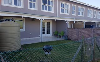 2 Bedroom Apartment in Kingswood