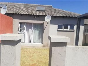 3 Bed House in Tasbet Park