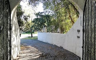 823 m² Land available in Helena Heights