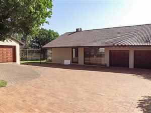 4 Bedroom House in Alberante