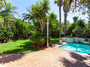 4 Bedroom House in Blouberg Sands