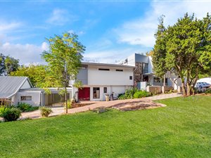 3 Bed House in Glenadrienne