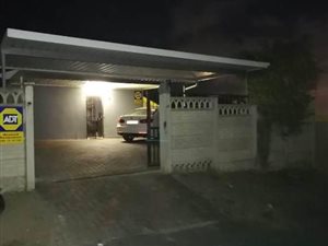 3 Bed House in Newlands West
