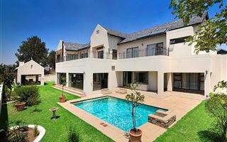 4 Bedroom House in Waterfall Country Estate
