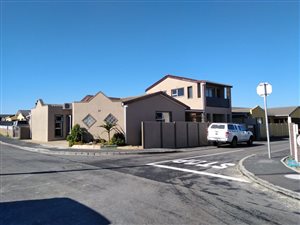 4 Bed House in San Remo