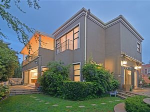5 Bed House in Bryanston