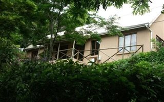 2 Bedroom Garden Cottage in Forest Hills