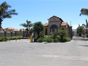 3 Bedroom Apartment in Halfway Gardens
