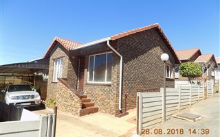 3 Bedroom Simplex in Mondeor